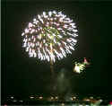 fireworks2.jpg (10034 bytes)