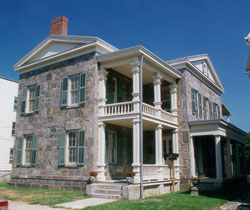 howehouse.jpg (17783 bytes)